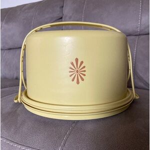 Vtg Tupperware Harvest Gold Covered Cake Carrier/Server w/ Handle 3 pc Set